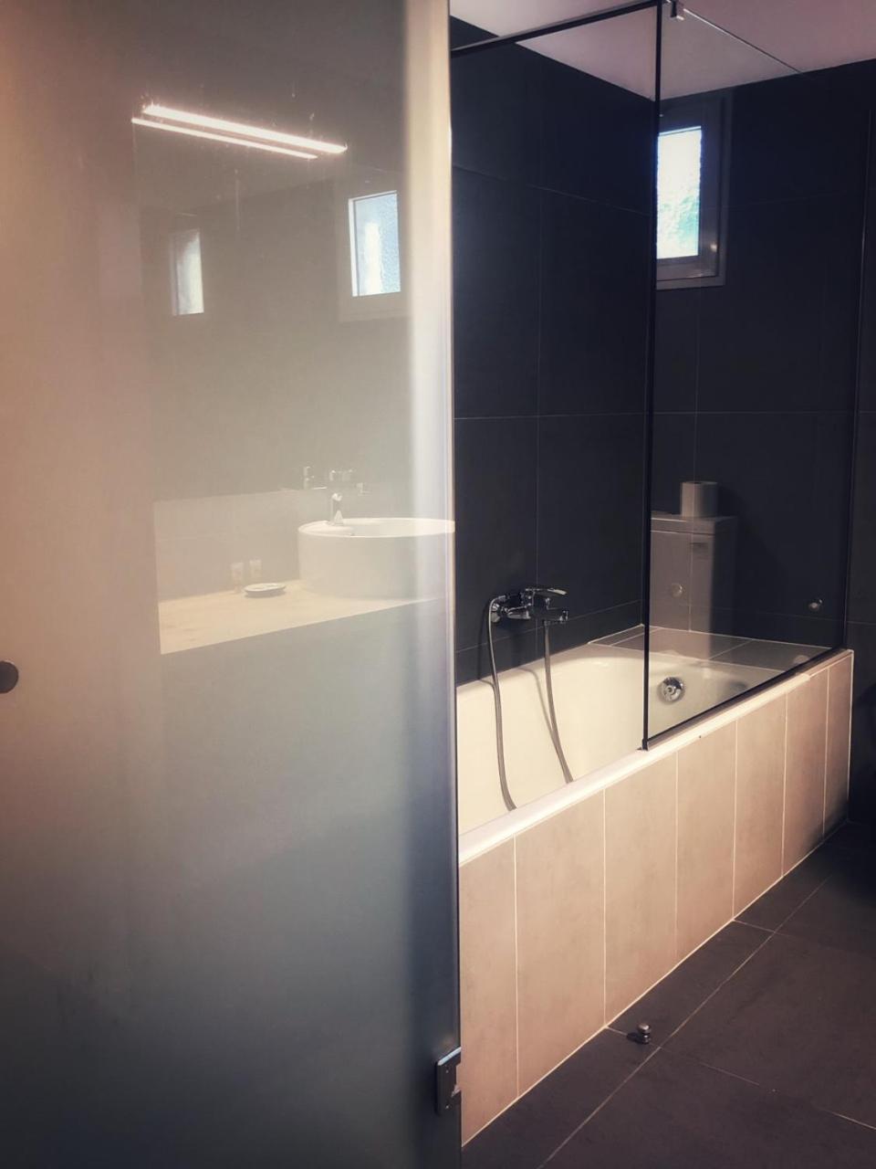 Leonidaion Guesthouse Olympie Extérieur photo A shower screen