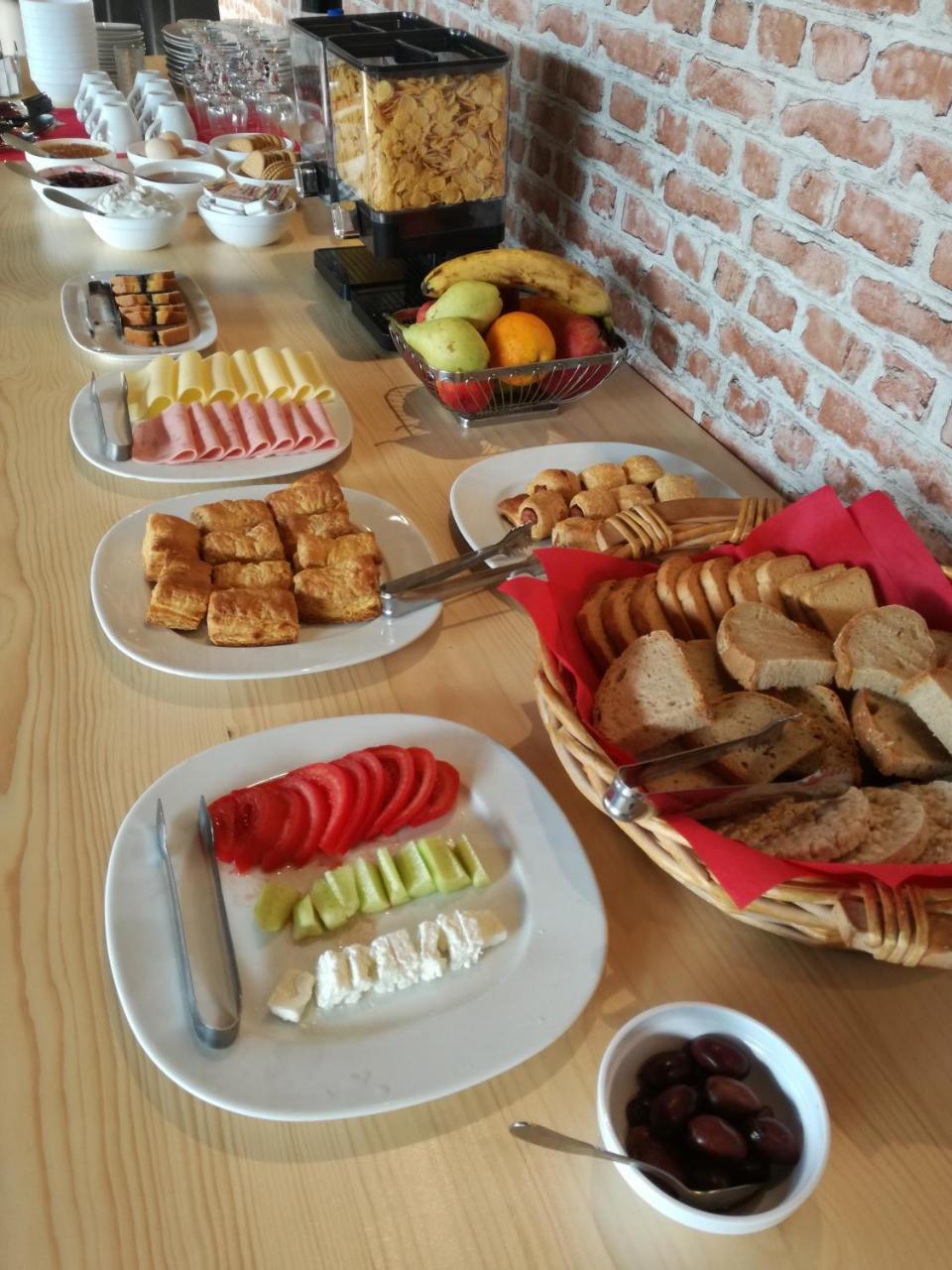 Leonidaion Guesthouse Olympie Extérieur photo A typical Bulgarian breakfast